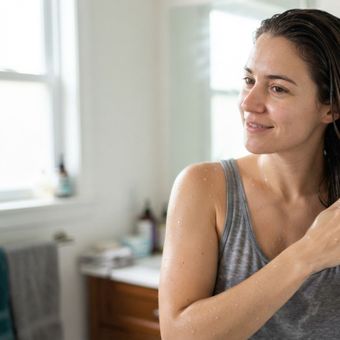 Featured mobile: Por que você precisa adicionar um pouco de vinagre ao seu condicionador de cabelo? O que isso significa?