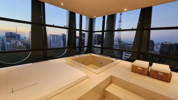 Jacuzzi de um dos quartos da Suíte Presidencial do do Tivoli Mofarrej São Paulo 