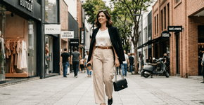 Veja como criar looks com calça pantalona incríveis e cheios de estilo para arrasar em 2026