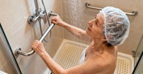 Idosos: quantas vezes por semana devem tomar banho pessoas com 60 anos ou mais?