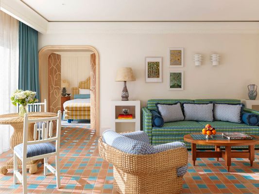 Novas suítes Hotel Byblos Saint Tropez têm assinatura de Laura Gonzalez 