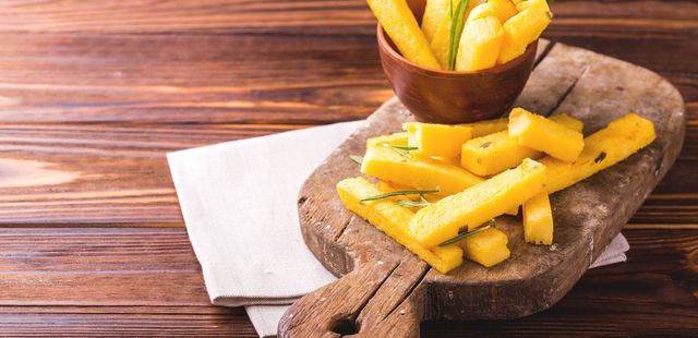 A receita de polenta frita na airfryer que vai roubar a cena no seu almoço