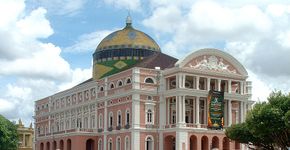 Prefeitura de Manaus inicia despoluição visual do Centro Histórico