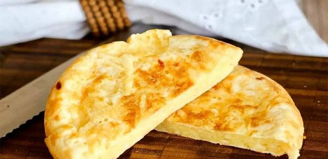 Pão de queijo de frigideira: pronto em minutos!