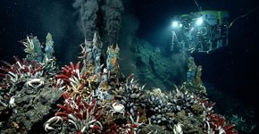A cordilheira mais longa do planeta tem 65.000 km, está escondida sob os oceanos e quase ninguém jamais conseguiu vê-la de perto