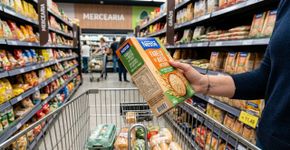 O que significa a necessidade de ler o rótulo de tudo no mercado, segundo a psicologia