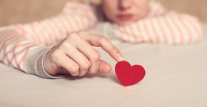 Quem escuta a mãe? Precisamos falar sobre a solidão materna