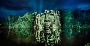 Artista projeta imagens de rostos de índios na Floresta Amazônica