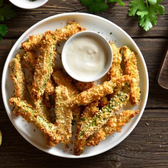 Featured mobile: Palitos de abobrinha na air fryer: aprenda essa receita prática e crocante para o aperitivo de sábado