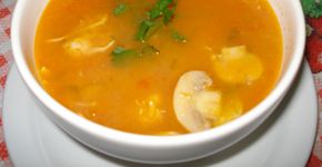 Aprenda a fazer uma suculenta Sopa de Tomate