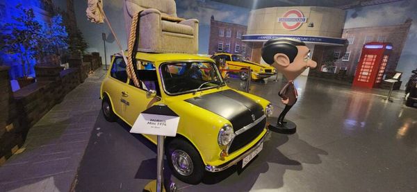 Movie Cars reúne acervo de mais de 50 carros, entre originbais e réplicas
