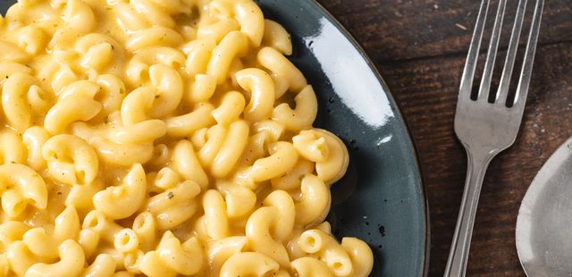 Macarrão com queijo delicioso no micro-ondas