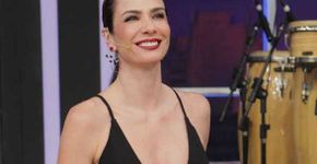 Luciana Gimenez usa vestido ousado em seu aniversário de 47 anos