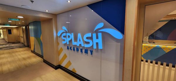 Splash Academy --espaço com brincadeiras, jogos e monitoria para crianças de 3 a 12 anos