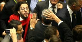 Deputada apoia cuspida de Jean Willys e José de Abreu