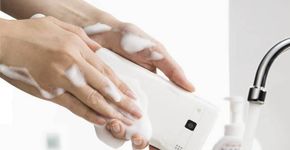 Japão lança celular que pode ser lavado com sabão