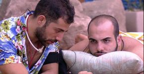 BBB 18: Mahmoud entra na briga sobre a jaqueta e defende Kaysar