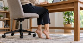 Mexer os pés também é exercício: como permanecer ativo durante todo o dia sem dedicar tempo separado?