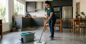 Fim do rodo com pano de chão: a preferência agora é por este mop giratório mais higiênico e que cansa muito menos as costas na faxina