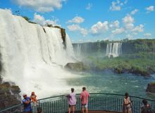 Featured side: Cataratas do Iguaçu são o atrativo favorito dos estrangeiros