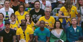 Famosos assistem ao vôlei e viram memes nas redes sociais