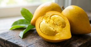A fruta dourada que tem aparência de gema de ovo, sabor de doce de leite e que poucos brasileiros conhecem