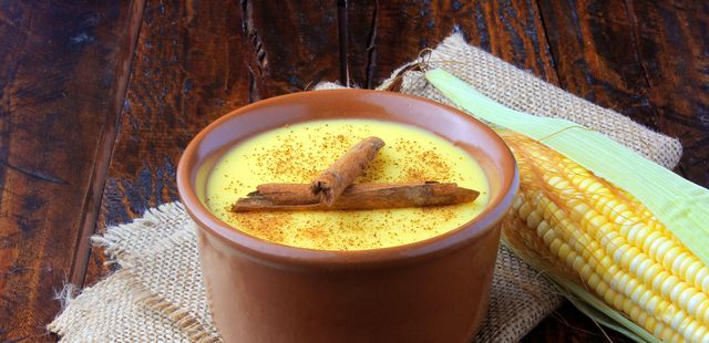 Esse curau de milho verde com canela vai te levar direto para as festas juninas
