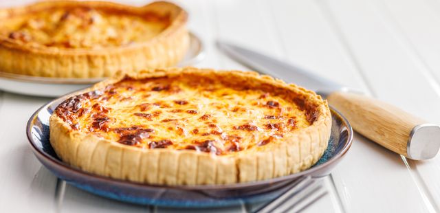 Quiche de cebola com queijo que derrete na boca e surpreende