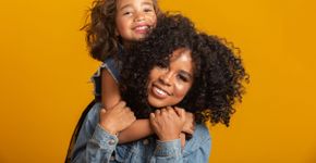 Brava, amorosa ou divertida? Conheça a mãe de cada signo