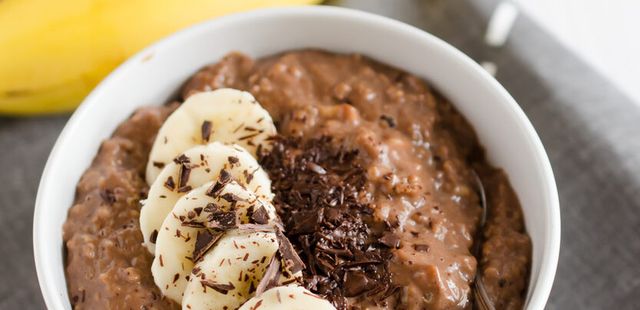 Mingau de café com banana e chocolate