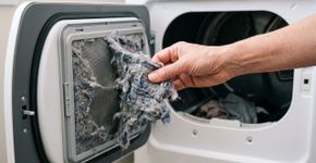 Usar a secadora várias vezes sem limpar o filtro de fiapos parece não fazer diferença, mas na Nova Zelândia a orientação é limpá-lo antes de cada uso: o acúmulo prejudica o aparelho e aumenta o risco de incêndio
