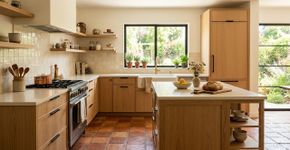 Adeus ao porcelanato brilhante: o novo piso de terracota para cozinha que virou febre nas casas italianas