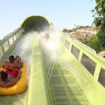 Featured mobile: Hot Beach terá montanha-russa aquática em que visitantes disputam corrida
