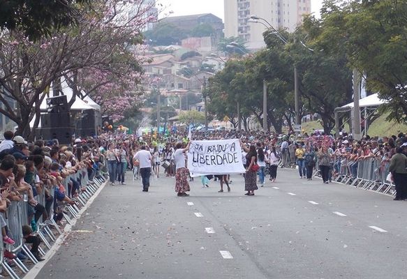 Registro do desfile realizado no dia 7 de setembro (Reprodução) 