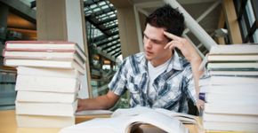 Projeto oferece cursinho gratuito a estudantes de baixa renda