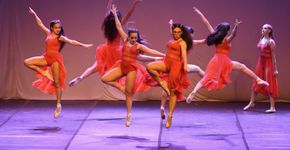 Escola Municipal de Bailado Laura Thomé realiza espetáculo de formatura