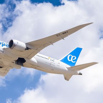 Featured mobile: Air Europa permite dividir passagem entre até três cartões