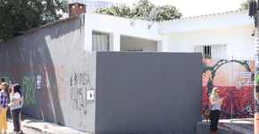 Muro pichado volta a receber grafitti