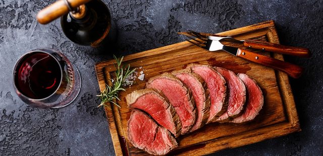 Contrafilé assado com molho de vinho: um clássico irresistível