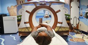 Hospital decora sua sala de tomografia como um ‘navio pirata’ para tranquilizar crianças