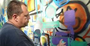 Grafiteiro Dingos inaugura Centro de Formação de Arte Urbana