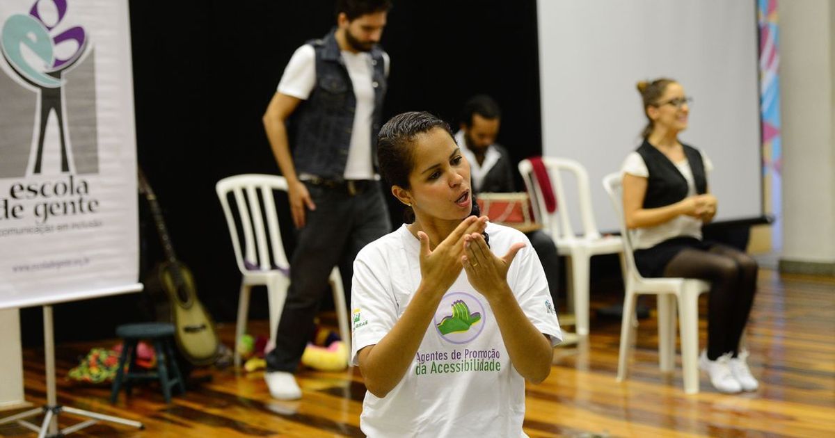 SP abre vagas em curso gratuito de Libras para crianças