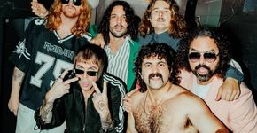Foto: (Reprodução Instagram Oficial @stickyfingersband / @millermatthews)