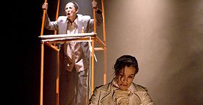 Teatro de rua com a Cia. São Jorge de Variedades