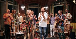 Batuqueiros e Sua Gente e Francineth Germano fazem show no centro
