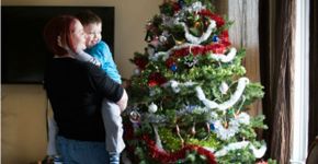 Cidade canadense antecipa Natal para menino com câncer terminal