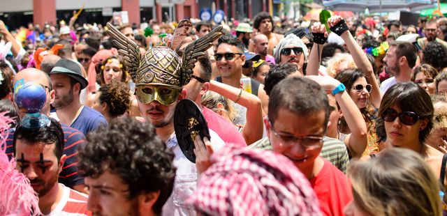 Carnaval na Zona Sul: blocos se espalham pelas ruas da região no dia 14