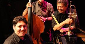 Grupo Meretrio se apresenta no Teatro da Vila
