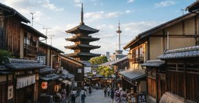 A cidade japonesa que mistura templos centenários, bairros tradicionais e torres futuristas