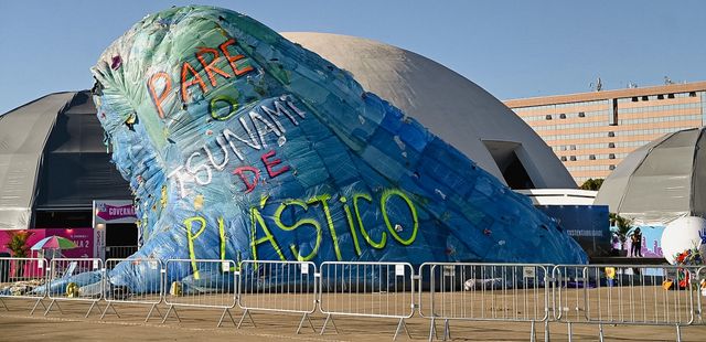Tsunami de Plástico